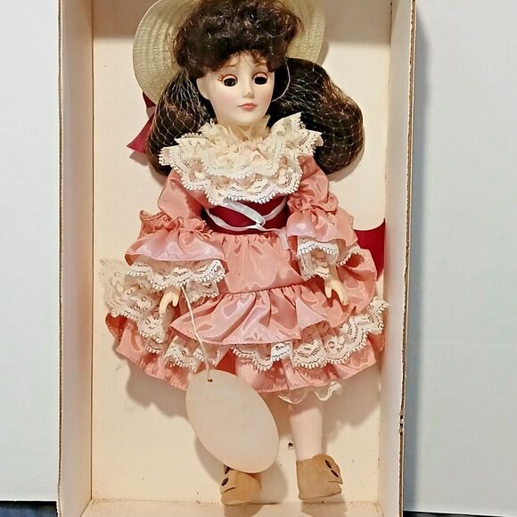 Vintage Effanbee Doll, 3315 Abigail for Afternoon Tea. - Picture 1 of 10